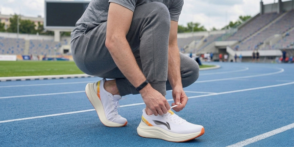 Беговые кроссовки Li-Ning Yueying 6 отдают по хорошей цене на AliExpress Беговые кроссовки Li-Ning Yueying 6 отдают по хорошей цене на AliExpress
