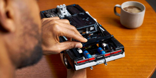 Lego показала набор по &laquo;Форсажу&raquo; &mdash; с&nbsp;маслкаром Dodge Charger R/T Доминика Торетто