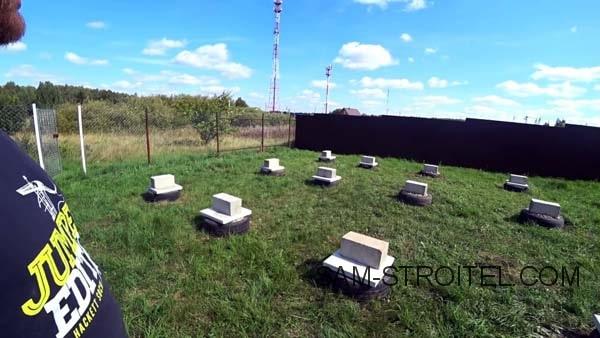 Самый простой и дешёвый фундамент из покрышек своими руками