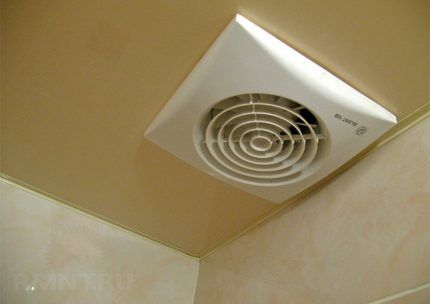 Почему потеет бачок унитаза: причины запотевания и способы их устранения