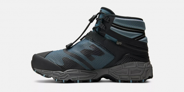 New Balance выпустила ботинки 3 в 1, которые превращаются в сабо и домашние тапочки New Balance выпустила ботинки 3 в 1, которые превращаются в сабо и домашние тапочки