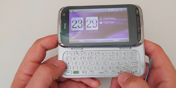 Пальцы помнят: за что мы любили QWERTY-смартфоны и реально ли купить их в 2026 году Пальцы помнят: за что мы любили QWERTY-смартфоны и реально ли купить их в 2026 году