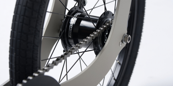 Halfbike представила складной велосипед без седла — на нём нужно ездить стоя Halfbike представила складной велосипед без седла — на нём нужно ездить стоя