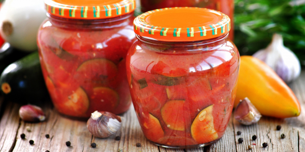 Салаты из кабачков на зиму: 12 простых и&nbsp;вкусных вариантов