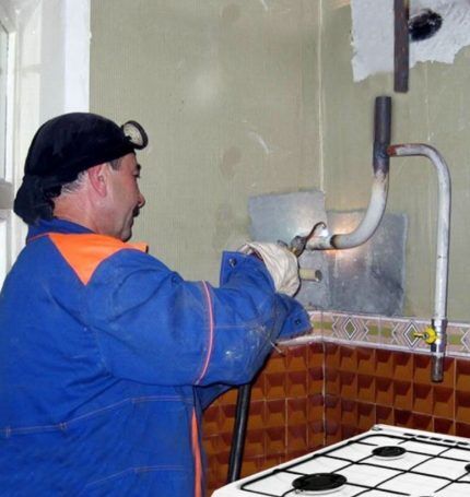 В доме меняют газовые трубы: нюансы проведения замены газовых труб в многоквартирном доме В доме меняют газовые трубы: нюансы проведения замены газовых труб в многоквартирном доме
