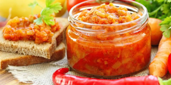 Салаты из кабачков на зиму: 12 простых и&nbsp;вкусных вариантов
