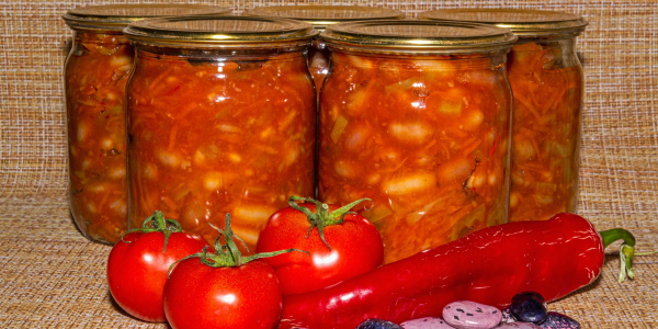 Салаты из кабачков на зиму: 12 простых и&nbsp;вкусных вариантов