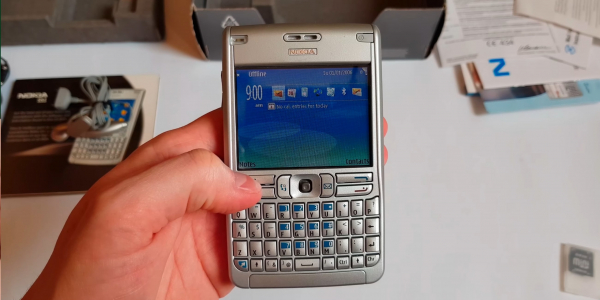 Пальцы помнят: за что мы любили QWERTY-смартфоны и реально ли купить их в 2026 году Пальцы помнят: за что мы любили QWERTY-смартфоны и реально ли купить их в 2026 году