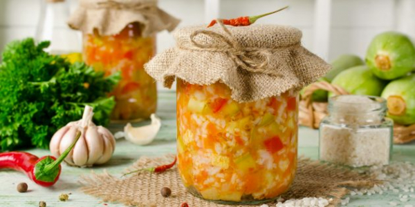 Салаты из кабачков на зиму: 12 простых и&nbsp;вкусных вариантов
