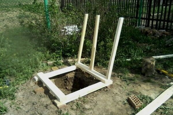 Туалет на даче своими руками: пошаговая инструкция по строительству Туалет на даче своими руками: пошаговая инструкция по строительству