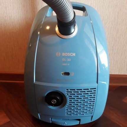 Обзор пылесоса с пылесборником Bosch GL30 BGL32003: надежный агрегат в базовой сборке