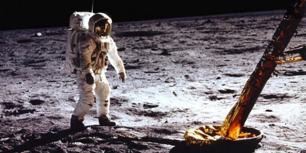 10 распространённых заблуждений о полётах на Луну 10 распространённых заблуждений о полётах на Луну