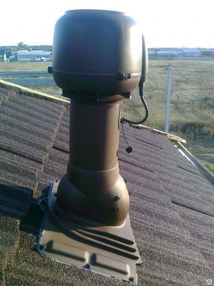 Вентиляционные трубы на крыше дома: обустройство выхода вытяжного трубопровода через крышу