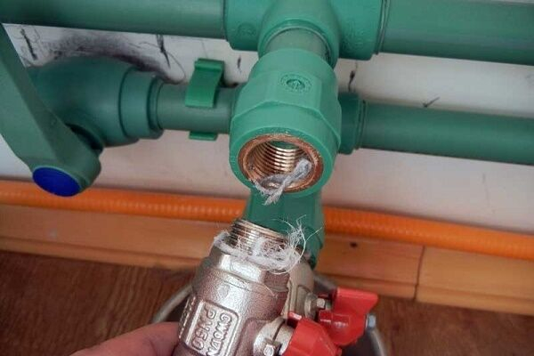 Водопровод из полипропилена своими руками: все про монтаж системы из пластиковых труб Водопровод из полипропилена своими руками: все про монтаж системы из пластиковых труб