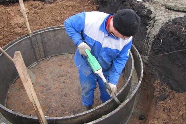 Как сооружается выгребная яма из бетонных колец: схемы + пошаговое руководство