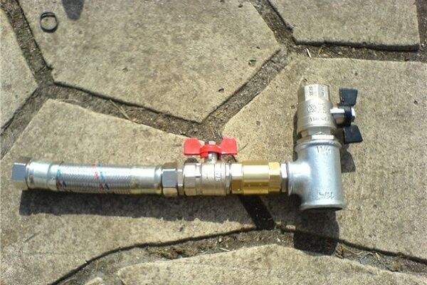 Установка поверхностного насоса для дачи: правила подключения и эксплуатации