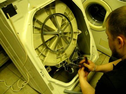 Как разобрать стиральную машину: нюансы разборки моделей разных брендов