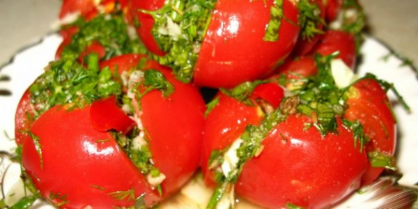 Как приготовить вкусные малосольные помидоры