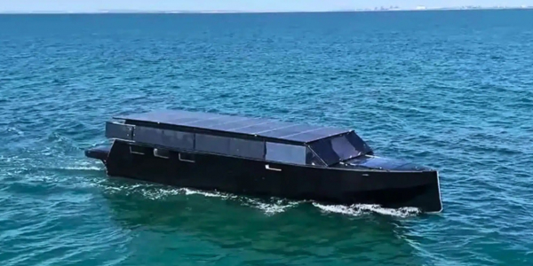 Финский моряк построил в&nbsp;сарае яхту на солнечных батареях и&nbsp;доплыл на ней до&nbsp;Ибицы