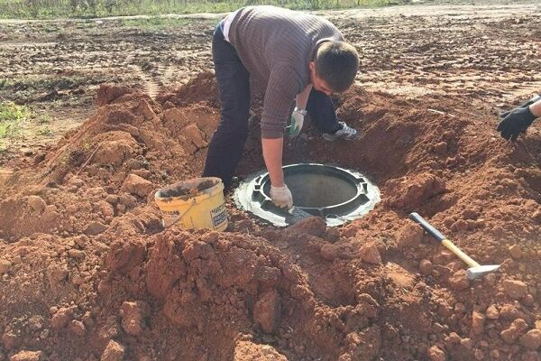Как сооружается выгребная яма из бетонных колец: схемы + пошаговое руководство