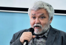 Photo of «Нет никакой гибели или деградации русского языка»: интервью с лингвистом Максимом Кронгаузом