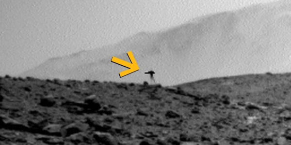 Фото Curiosity с «боевым треножником» на Марсе получило объяснение Фото Curiosity с «боевым треножником» на Марсе получило объяснение