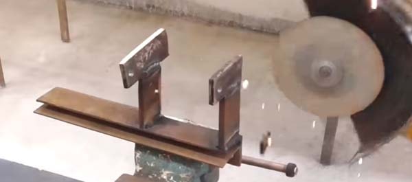 Отрезной станок из болгарки Отрезной станок из болгарки