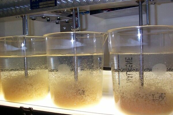 Коагулянт для очистки сточной воды: как выбрать + правила использования Коагулянт для очистки сточной воды: как выбрать + правила использования