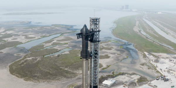 SpaceX готовится к самому важному запуску в истории компании в понедельник SpaceX готовится к самому важному запуску в истории компании в понедельник