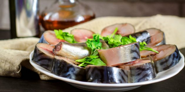 13 способов быстро и&nbsp;вкусно засолить скумбрию в&nbsp;домашних условиях