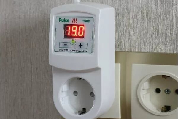 Терморегулятор в розетку для бытовых обогревателей: виды, устройство, советы по выбору Терморегулятор в розетку для бытовых обогревателей: виды, устройство, советы по выбору
