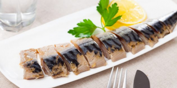 13 способов быстро и&nbsp;вкусно засолить скумбрию в&nbsp;домашних условиях