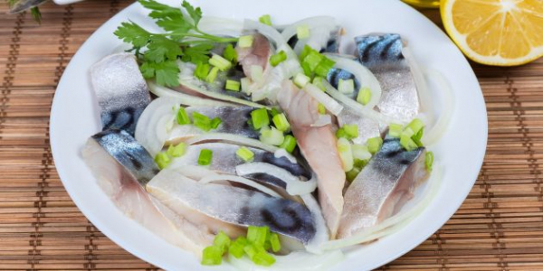 13 способов быстро и&nbsp;вкусно засолить скумбрию в&nbsp;домашних условиях