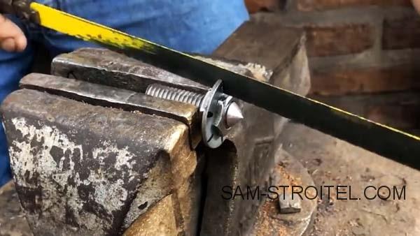 Самодельный токарный станок из дрели и редуктора болгарки Самодельный токарный станок из дрели и редуктора болгарки