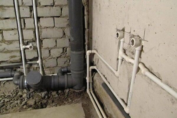 Разводка водопровода в частном доме: правила проектирования + обзор лучших схем Разводка водопровода в частном доме: правила проектирования + обзор лучших схем