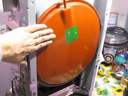 Неисправности газового котла Юнкерс: коды поломок и способы устранения неисправностей Неисправности газового котла Юнкерс: коды поломок и способы устранения неисправностей