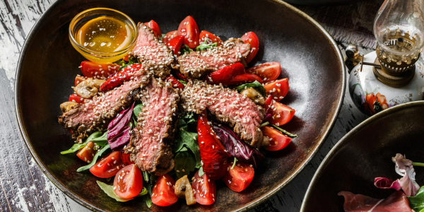 12 очень вкусных салатов с&nbsp;говядиной, которые точно стоит попробовать