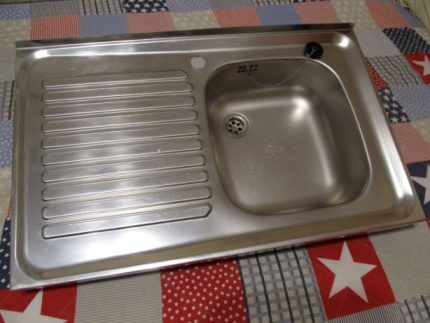 Установка накладной мойки: основные этапы монтажа мойки своими руками Установка накладной мойки: основные этапы монтажа мойки своими руками