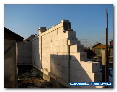 Забор из газобетонных блоков Забор из газобетонных блоков