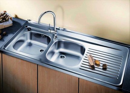 Установка накладной мойки: основные этапы монтажа мойки своими руками Установка накладной мойки: основные этапы монтажа мойки своими руками