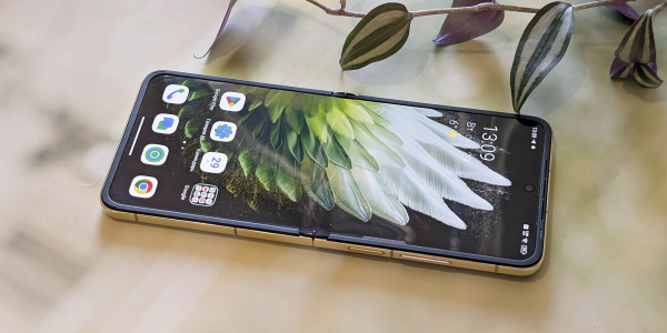 Обзор TECNO Phantom V&nbsp;Flip 2&nbsp;5G &mdash; новой раскладушки, которая почти вдвое дешевле аналогов