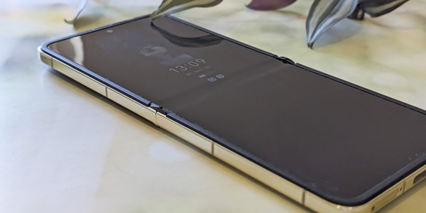 Обзор TECNO Phantom V&nbsp;Flip 2&nbsp;5G &mdash; новой раскладушки, которая почти вдвое дешевле аналогов