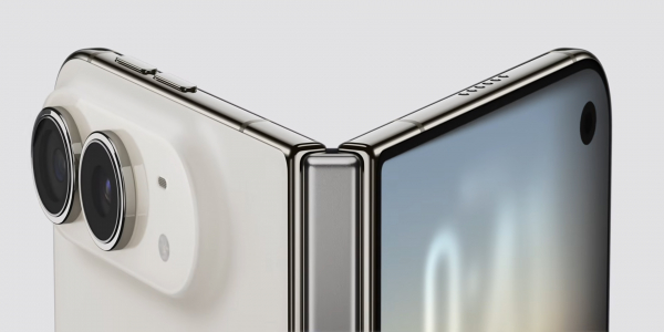 Apple представила свой первый складной смартфон iPhone Duo &mdash; он похож на Galaxy&nbsp;Z&nbsp;Fold 8